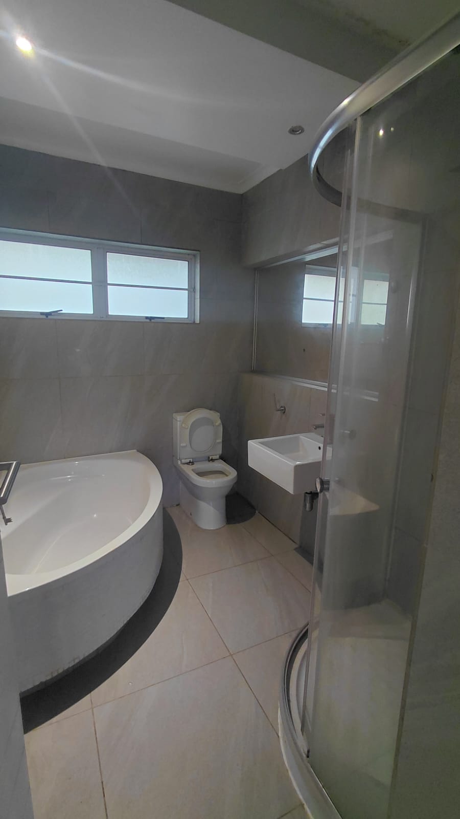 To Let 2 Bedroom Property for Rent in Sunnyridge Eastern Cape